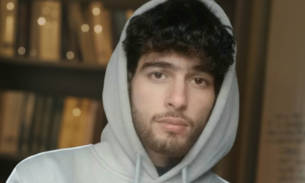 “Ruvaid Wani speaking at a Kashmir literary seminar on storytelling and truth.”