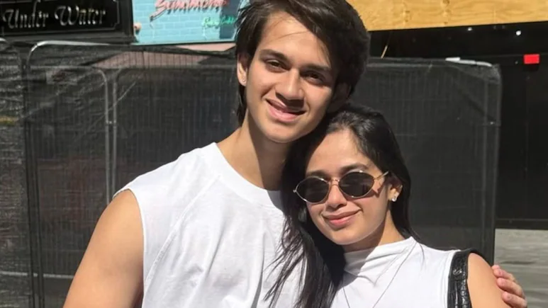 Jannat Zubair, Brother Ayaan Chased on Highway